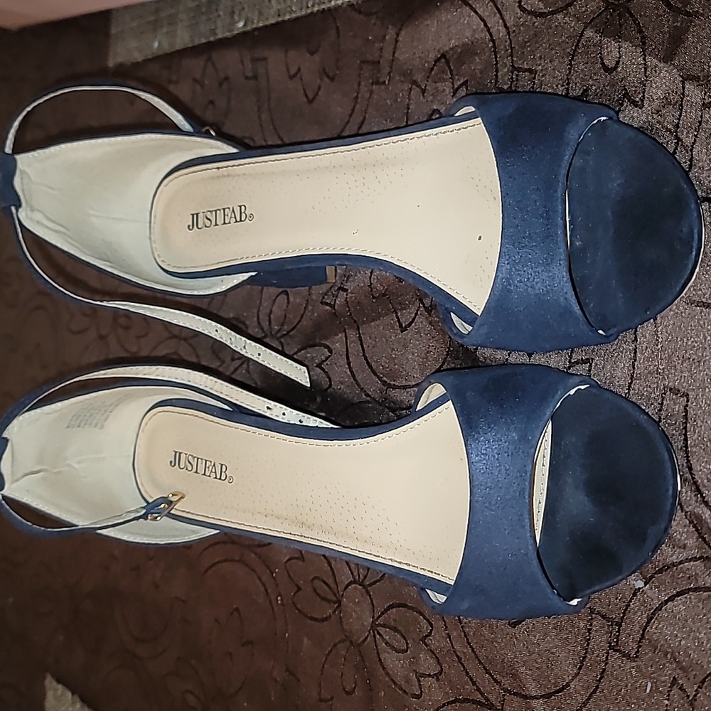 Elegant Black Heeled Sandals